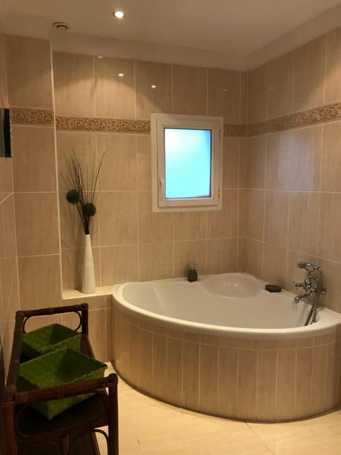 The Garden House Vierzon Hotel ภายนอก รูปภาพ